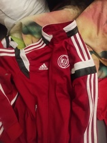 Adidas verkkatakki, koko 152, 10€
myyjä Lehtinen